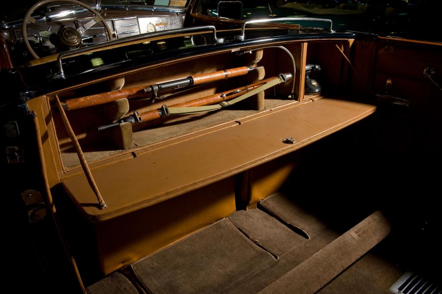  Cadillac V16 Presidential Convertible Parade Limousine by Fleetwood 1938 года  (фото 34 из 57)